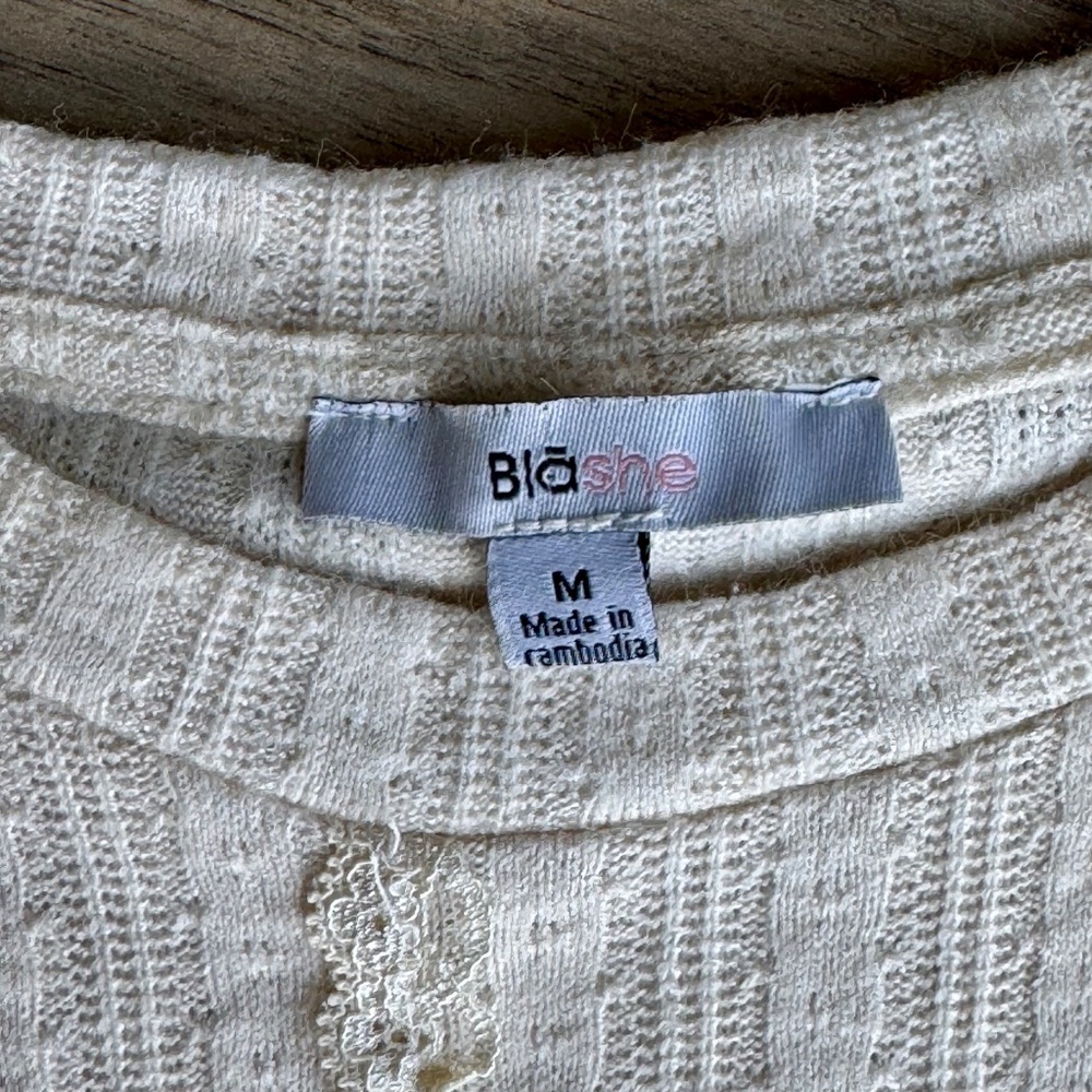 Blashe - Boutique Round Neck Ruffle & Lace Details Ribbed Long Sleeve Top Size M - Picture 4 of 10